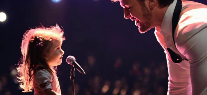 The superstar invites a little girl to sing, and within seconds, she captivates the audience with her stunning performance, bringing down the house.