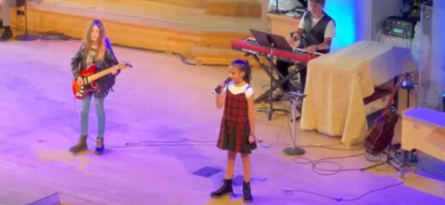 Middle School Band Nails ‘Sweet Child O’ Mine’ Cover