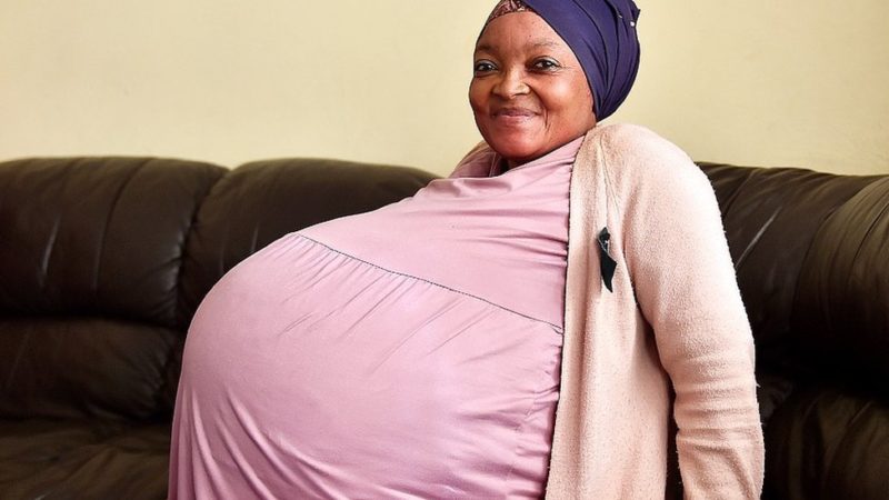 A 37-year-old woman from South Africa made headlines around the world after giving birth to a remarkable set of ten children in a single delivery.