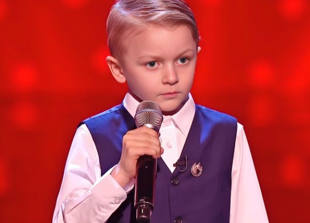 Seven-year-old Shaney-Lee Pool gave the most adorable rendition of “Take Me Home, Country Roads” on The Voice Kids, captivating audiences and quickly going viral with 63 million views.