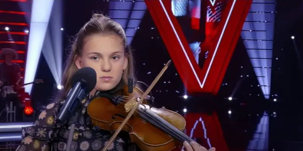 She Plays ‘Titanic’ Theme on Violin and Turns Chairs – Then She Starts Singing It!